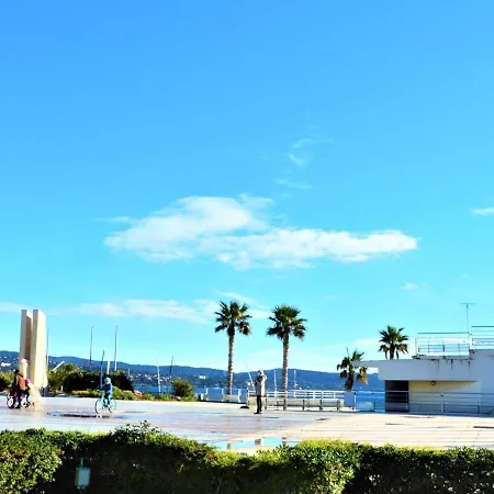 Appartement Cavalaire-sur-mer, 3 Pièces, 4 Personnes - Fr-1-226b-113 *